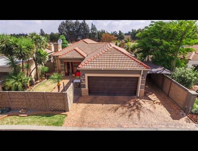 3 BEDROOM FREEHOLD FOR SALE IN PARKHAVEN